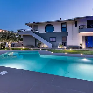 Hébergement de vacances Apartment In Villa With Exclusive Swimming Pool, Avola